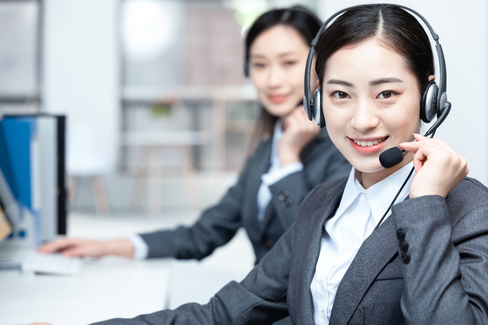 攝圖網_501226945_客服團隊群體（企業商用）.jpg
